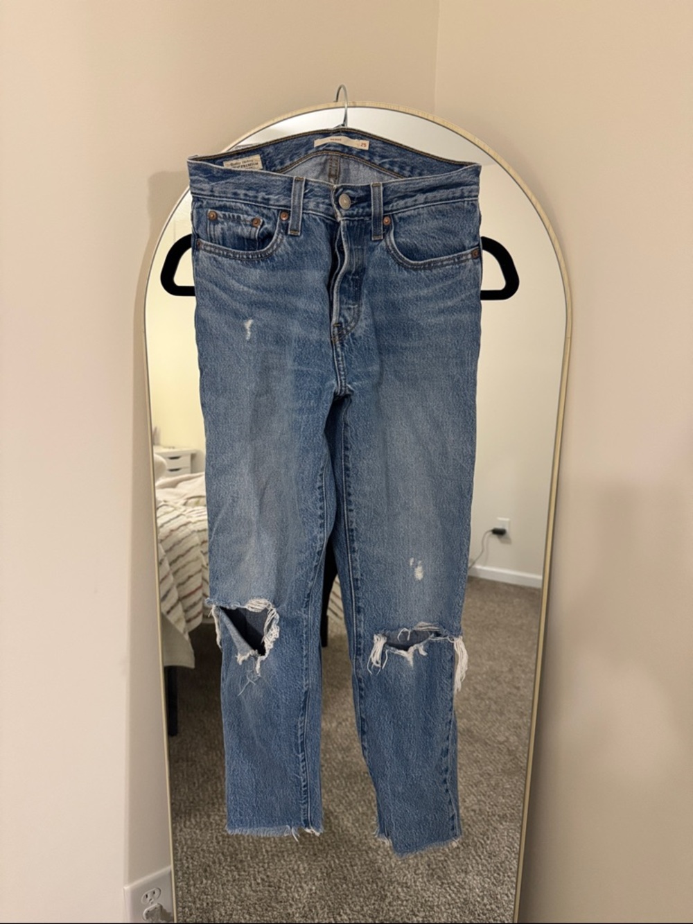 Levi Strauss Women’s 25 Wedgie Distressed Blue Denim Ripped Knee Jeans